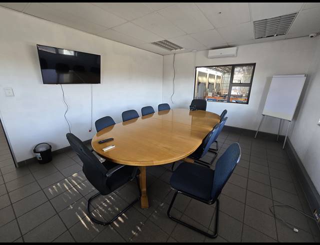 997M² WAREHOUSE TO LET IN JET PARK